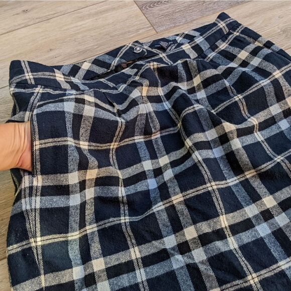 Tommy Hilfiger Plaid Skirt with pockets size 12 blue navy white. 100% cotton - Picture 10 of 11